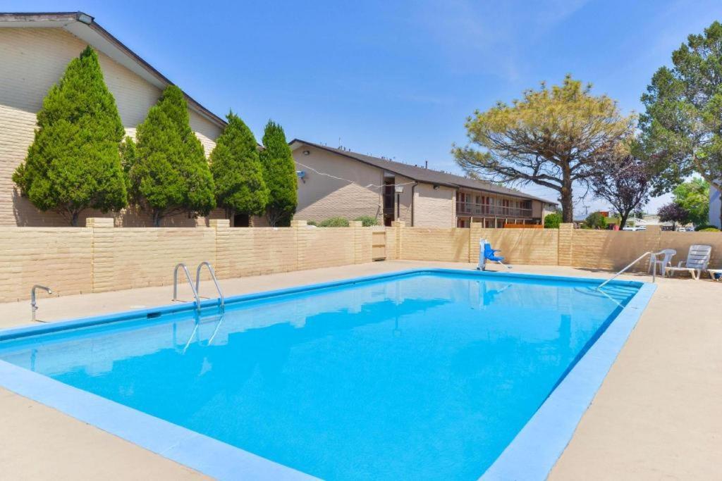 Days Inn By Wyndham Albuquerque Northeast Bagian luar foto