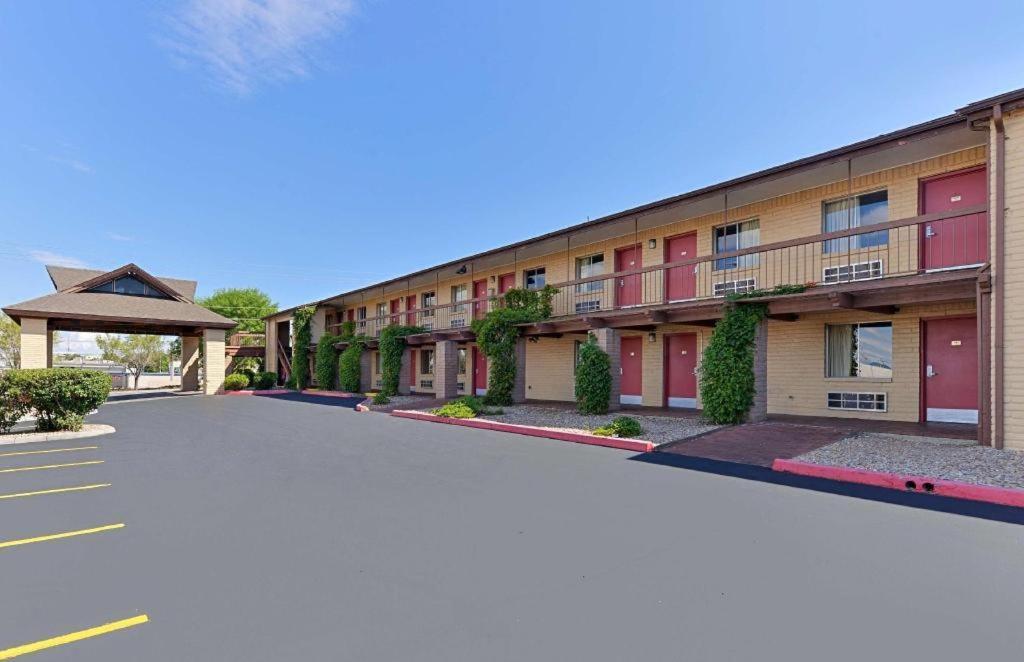 Days Inn By Wyndham Albuquerque Northeast Bagian luar foto