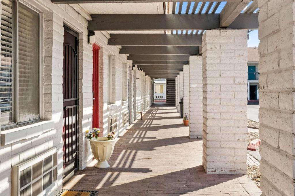 Days Inn By Wyndham Albuquerque Northeast Bagian luar foto